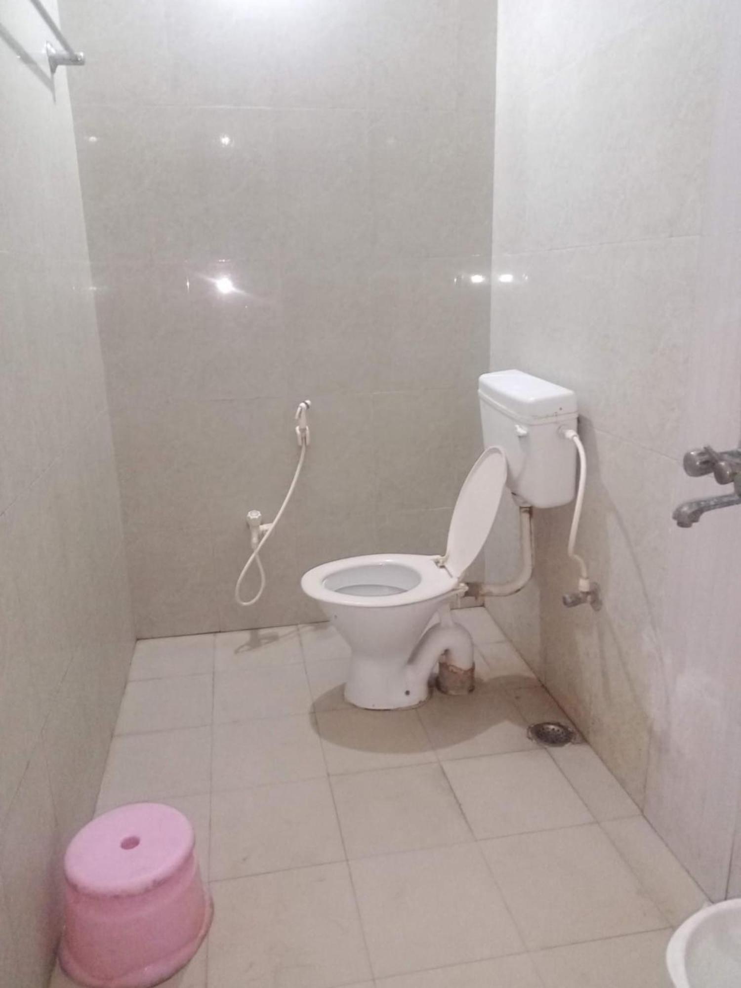 Hotel D2 Holiday Inn -Near Niladri Sea Beach - Puri - Official Verified 外观 照片
