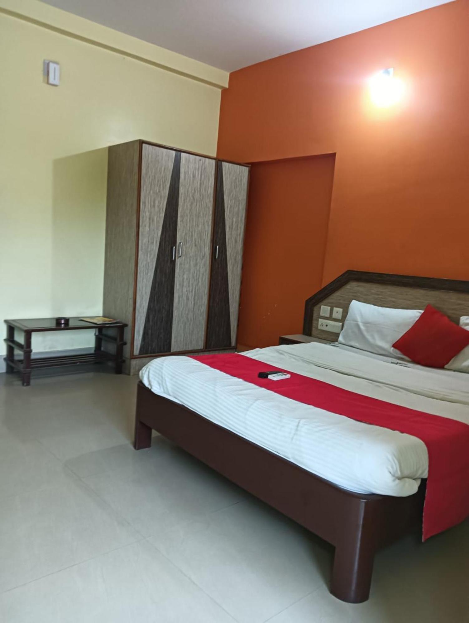 Hotel D2 Holiday Inn -Near Niladri Sea Beach - Puri - Official Verified 外观 照片