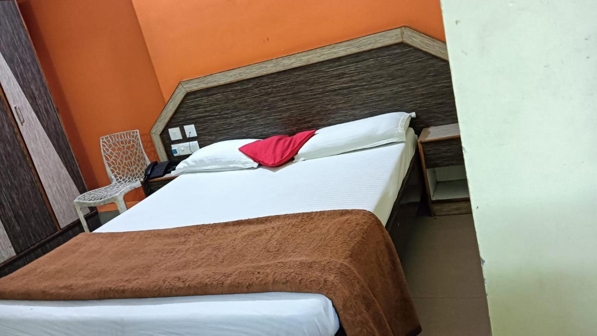 Hotel D2 Holiday Inn -Near Niladri Sea Beach - Puri - Official Verified 外观 照片