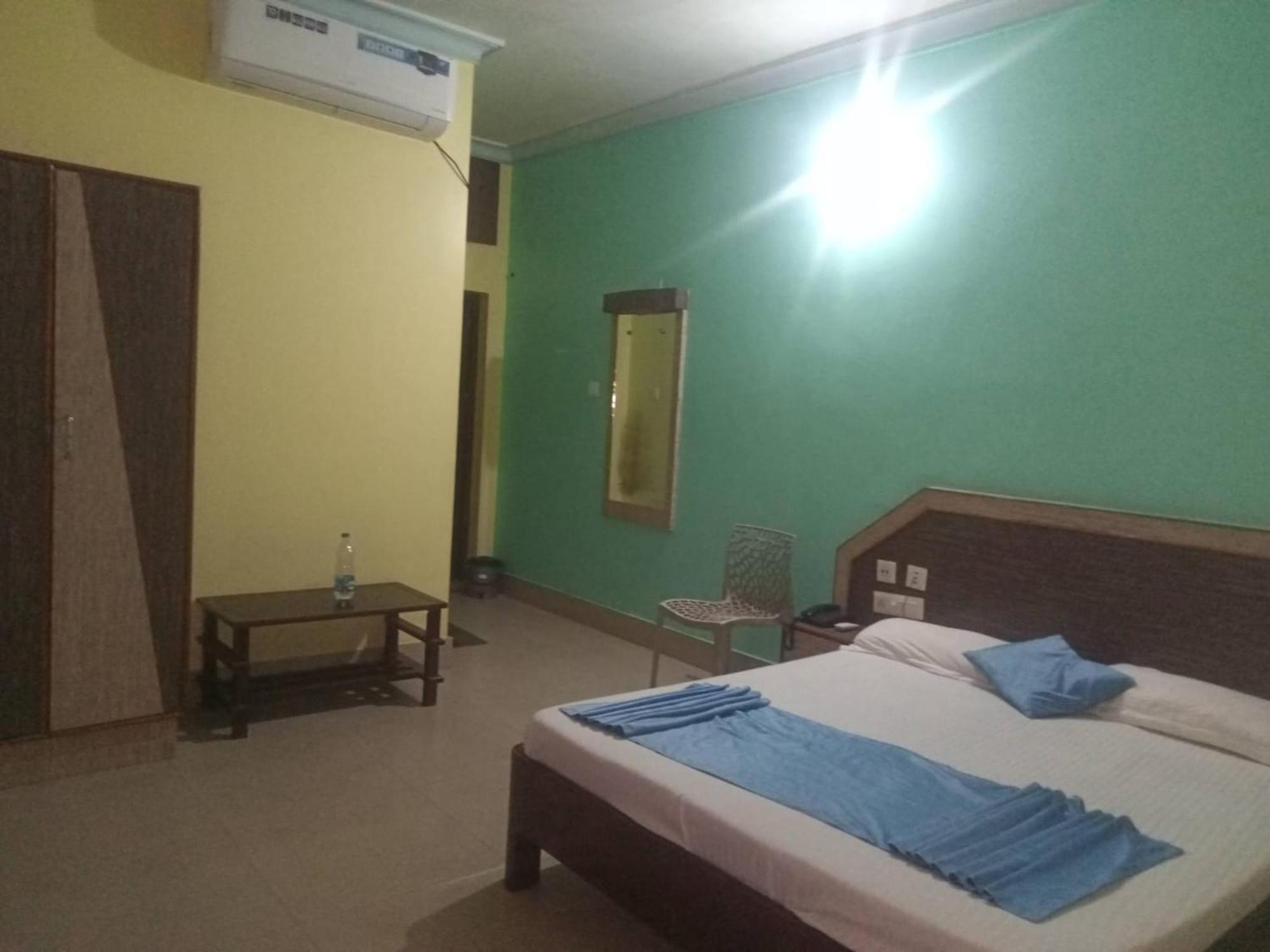 Hotel D2 Holiday Inn -Near Niladri Sea Beach - Puri - Official Verified 外观 照片