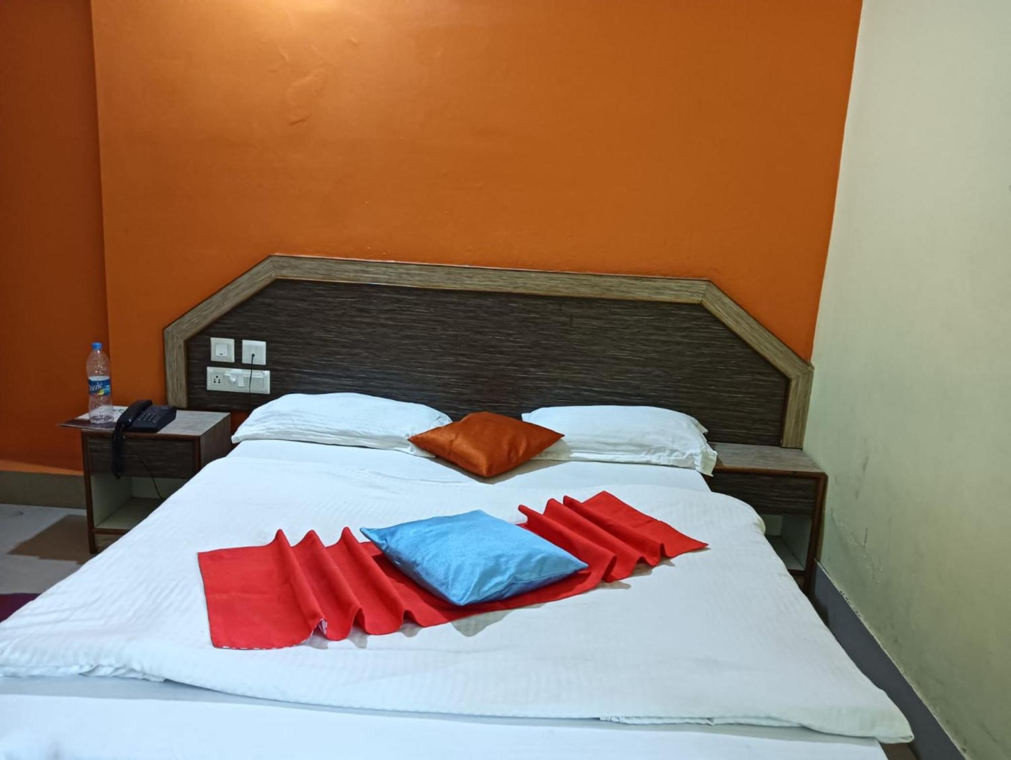 Hotel D2 Holiday Inn -Near Niladri Sea Beach - Puri - Official Verified 外观 照片